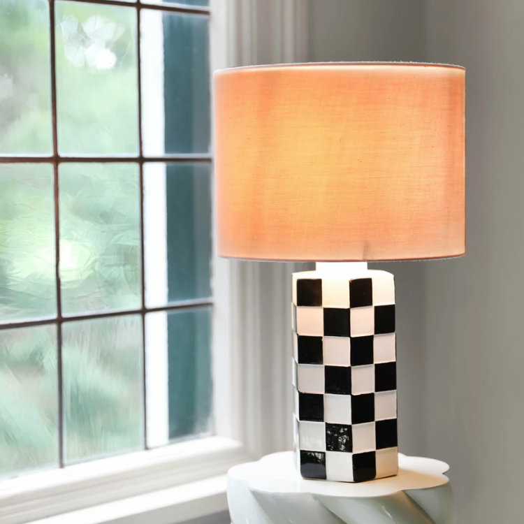 lampe de table damier noir et blanc